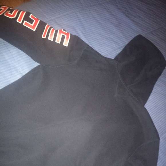 Tommy Hilfiger - Picture 7 of 7